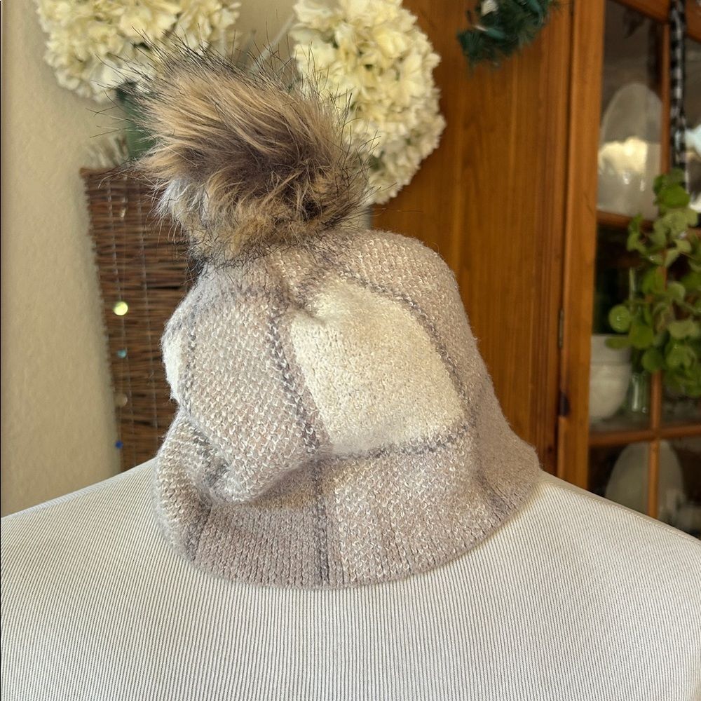 Christian Siriano Textured Knit Beanie in Cream